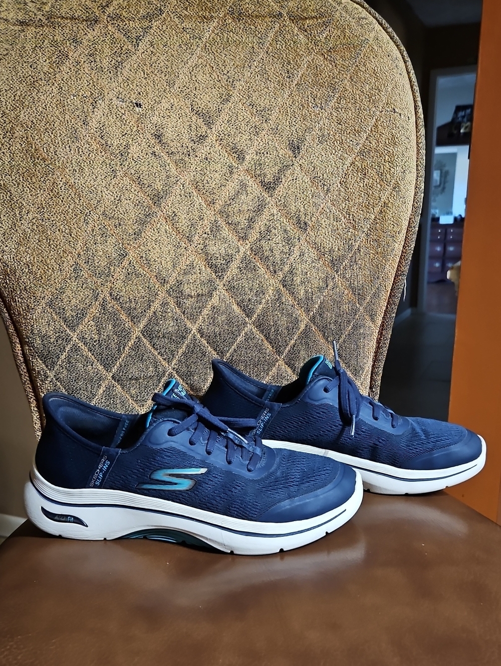 Skechers Slip-Ins Go Walk Arch Fit 2.0 Valencia Hands Free Slip On Sneakers Blue